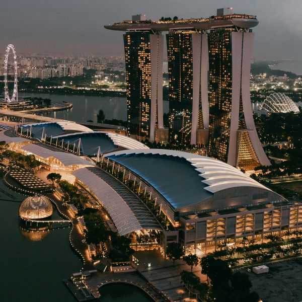 The Ziemer Academy Singapore is an exclusive training course where surgeons from around the world share their knowledge of the FEMTO Z8 applications and provide in-depth tips and tricks.