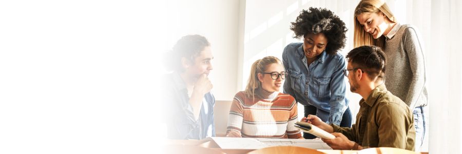 We provide onsite or virtual courses to eye care professionals and clinical staff.